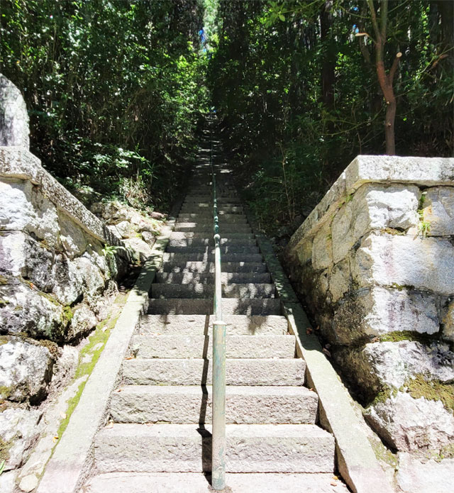 河合神社の階段
